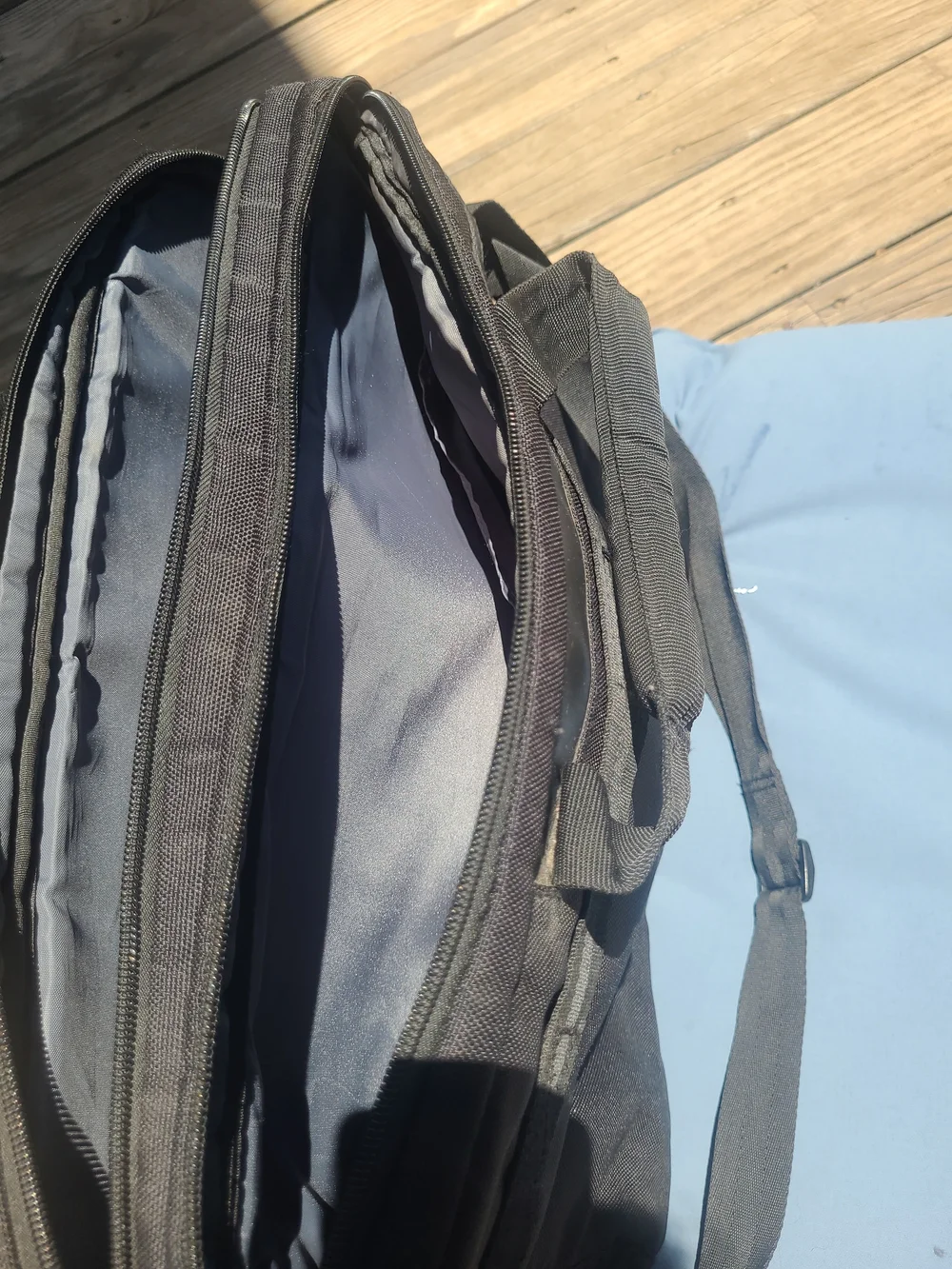 Swiss Gear SA8733 Black TSA Friendly ScanSmart Laptop Messenger Bag